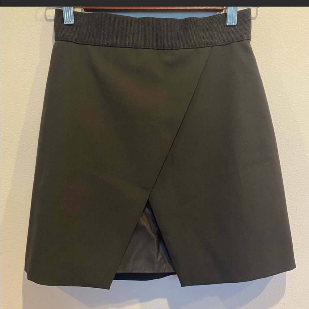 Alice & Olivia black skirt